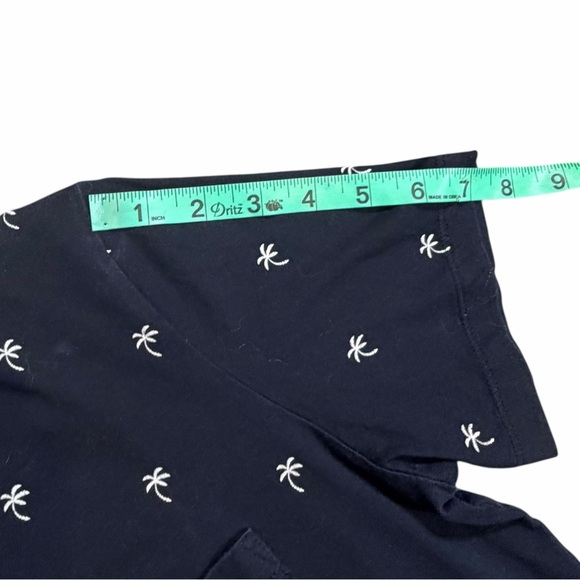 10/$25🦋 H&M Navy & White Palm Tree Print Pocket Tee - Size Small - Picture 14 of 15